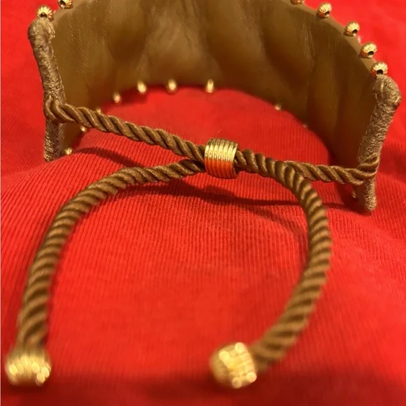 T Monogram Tory Burch Multicolor Bracelet New with out tags - Picture 3 of 3